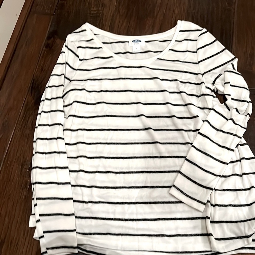 Light maternity sweater
